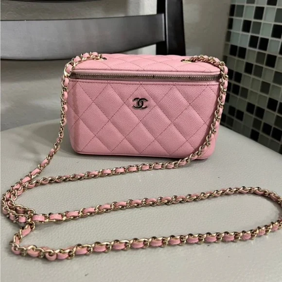 Chanel Pink Quilted Women's Bag - Picture 7 of 9